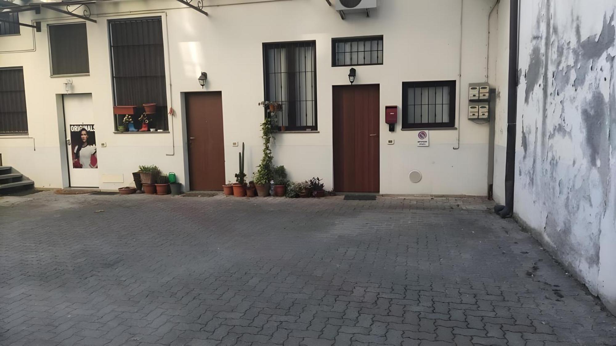 Apartamento La Casa Nel Cortile-Free Parking Milán Exterior foto